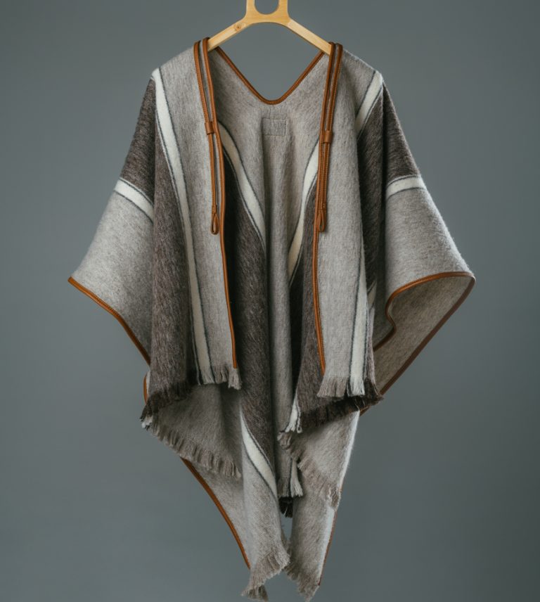 ¿De dónde salió la ruana? – Lujo Colombiano – Mario Hernández