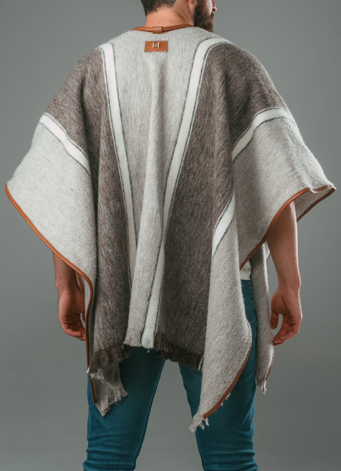 ¿De dónde salió la ruana? – Lujo Colombiano – Mario Hernández